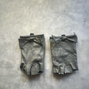 Anthropologie fingerless leather bow gloves size S